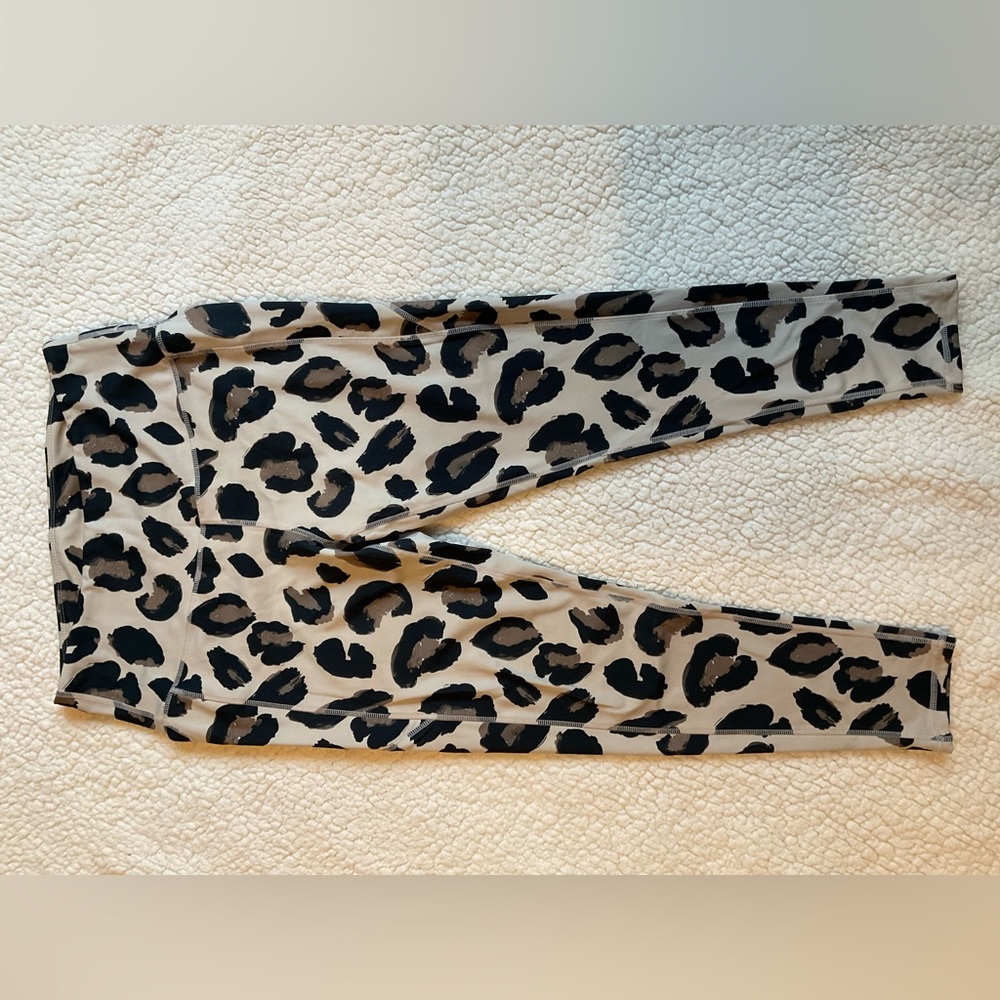 Large leopard print leggings